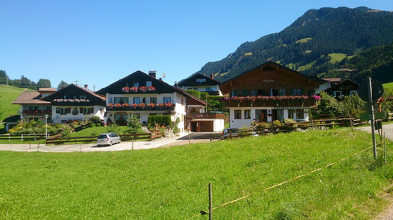 Das sind wohl neue Häuser in Rubi.