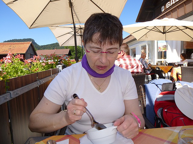 Pause in der Gaststätte "Rubihorn". Die Tagessuppe schmeckt schon.