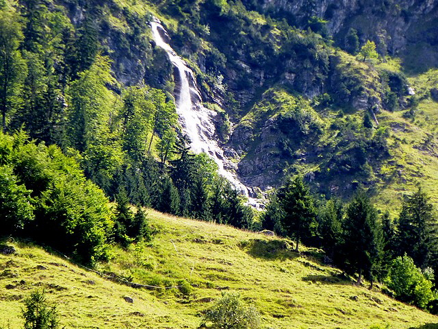 Wasser läuft von allen Seiten der Stillach zu.