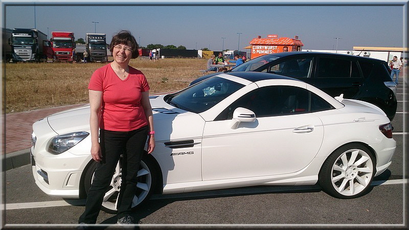 Wenn schon kein Haus im Allgäu, dann eben ein passendes Fahrzeug! Ne, Quatsch, reicht doch gar nicht für Karin's Gepäck!!! Da geh'n doch nur 2 Taschentücher in den Kofferraum, selbst für den Führersachein wird's eng.