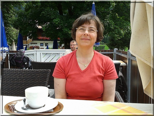 Karin hat den Kuchen schon weg!