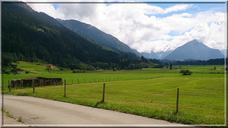 Ein erster Blick von der Terrasse vom "Rubihorn" auf den Schattenberg.