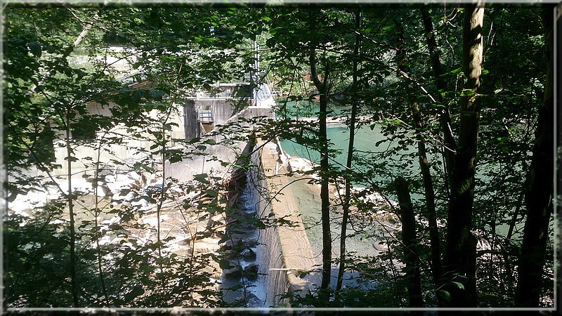 Wehr in der Trettach. Hier am Wasser war es immer angenehm kühl.