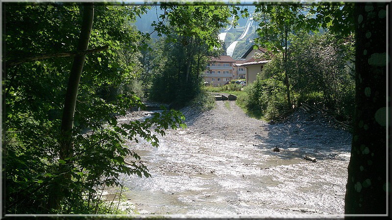 Hier ein kleiner Ausschnitt des Faltenbachs, der ja vor kurzem von sich Reden machte. Von den angerichteten Schäden ist nun wenig zu sehen.
