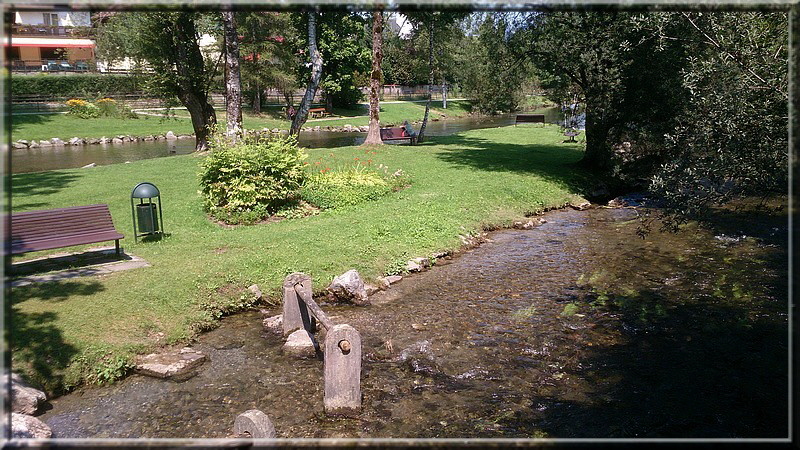 Wassertretstelle im Kurgarten von Fischen.