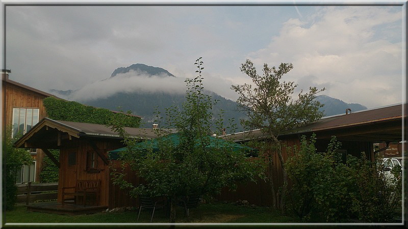 Frühnebel in den Bergen von Oberstdorf. Danach folgte wieder prima Wetter zum Wandern.