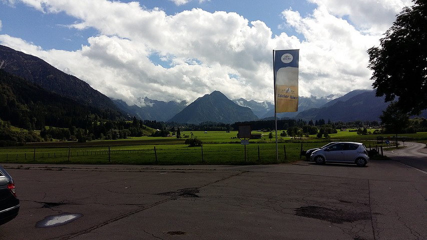 Das Wetter bessert sich, wir wollen hier in Rubi im "Rubihorn" zu Mittag essen.
