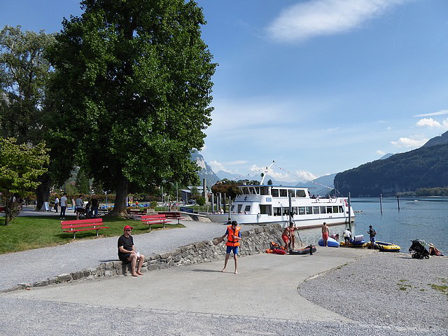 Vom Parkplatz gehts direkt zum Schiffsanleger. Mitfahren geht nicht, so viel Zeit steht uns nicht zur Verfügung. Wir haben noch mehr vor uns.