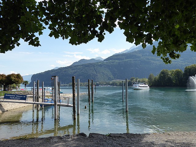 Ein klein wenig Ruhe ist sehr angenehm. Neben uns Schweizer. Wir verstehen kein Wort. Aber nett sind sie!