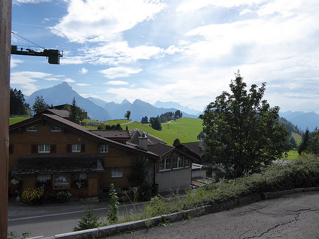 Kleiner Rundgang um's Hotel Arvenbuel. Man muss ja alles gesehen haben.