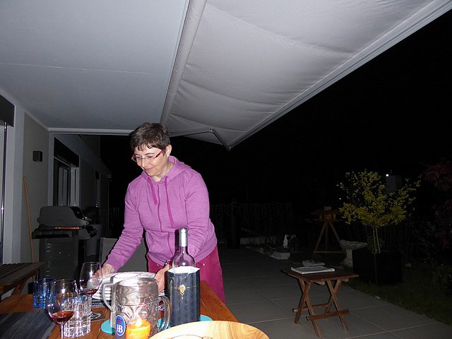 Es wird aufgetragen.