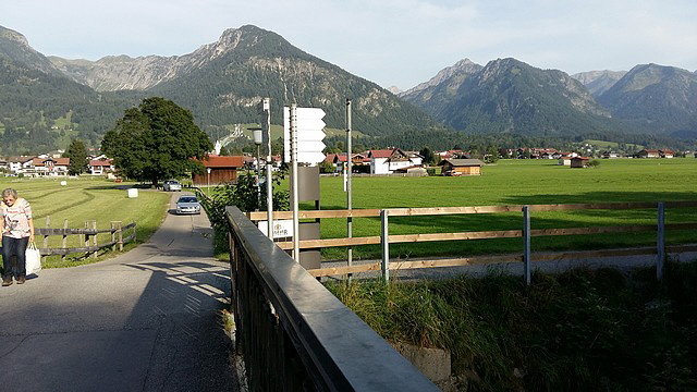 Auf der Stillachbrücke, weiter geht's zum Karatsbichl.