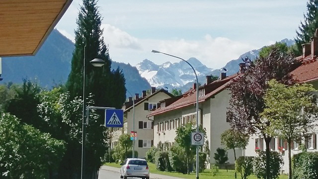 Oberstdorf, Blickrichtung Süden, es liegt oben schon Schnee.
