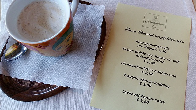 Das Nachspeisenprogramm. Wir nahmen Creme Brulee.