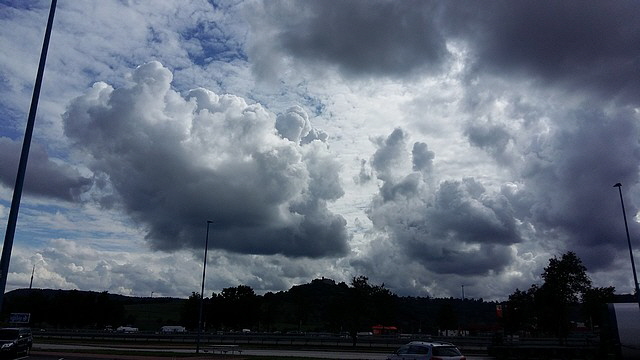 Mit tief hängenden Wolken verabschieden wir uns vom Allgäu. Wir kommen aber wieder, versprochen !!!! Dezember!