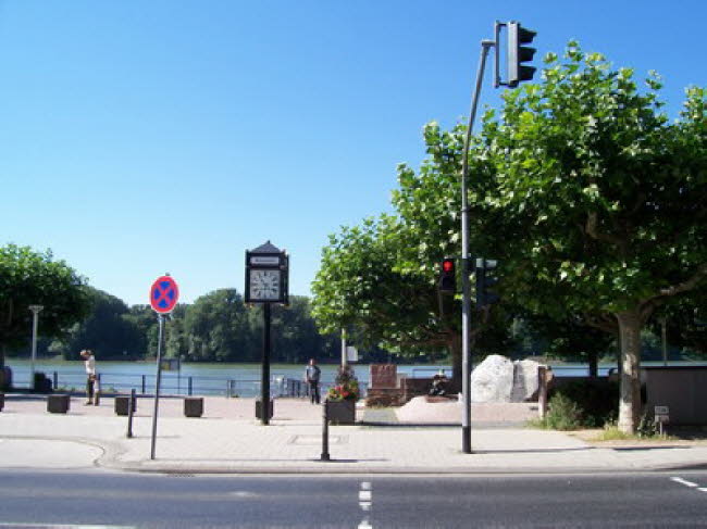 Am Biebricher Hafen 02