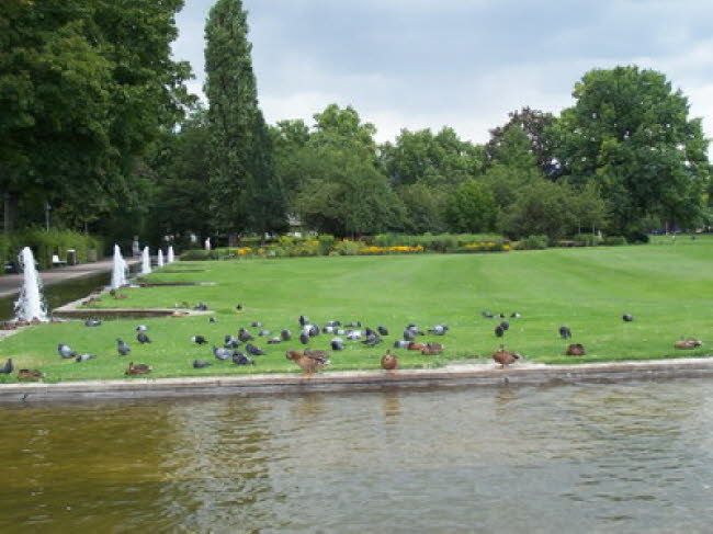 Reisinger-Anlagen am Bahnhof Wiesbaden 2007