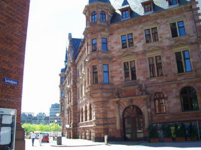 Rückseite Rathaus Wiesbaden 01 2007